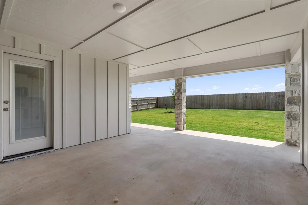 1313 Red Rock Road Hewitt, TX 76643