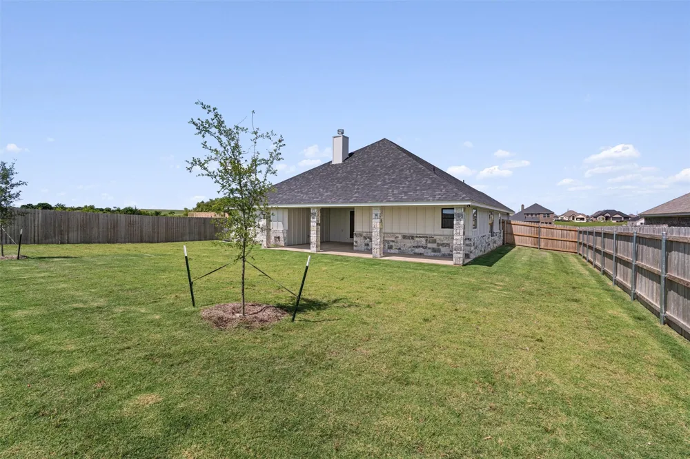1313 Red Rock Road Hewitt, TX 76643
