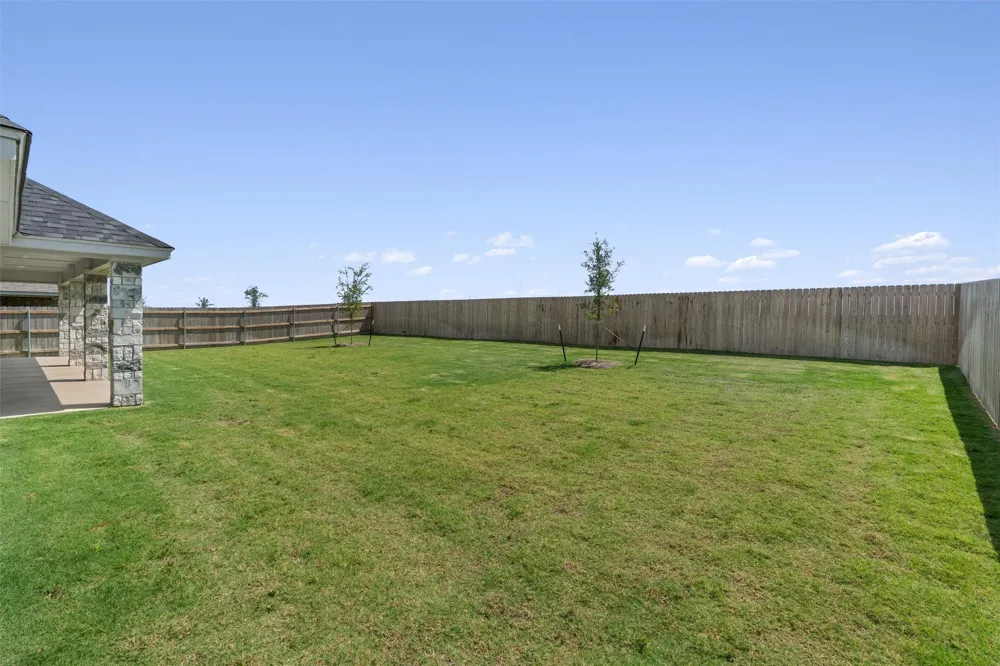 1313 Red Rock Road Hewitt, TX 76643