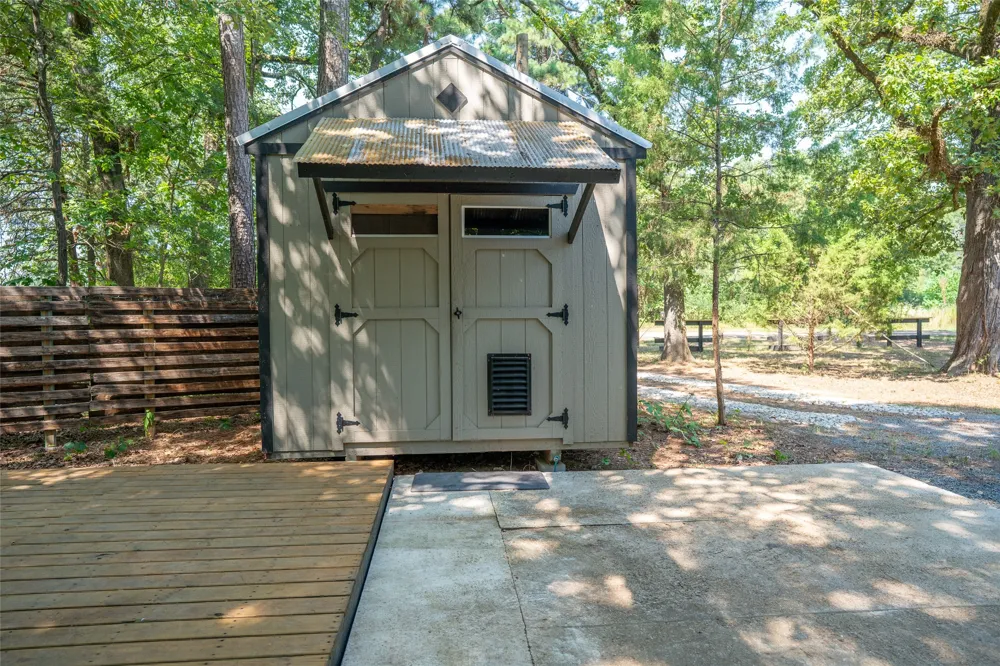 121 CR 2201 Hooks, TX 75561