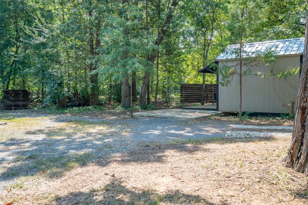 121 CR 2201 Hooks, TX 75561