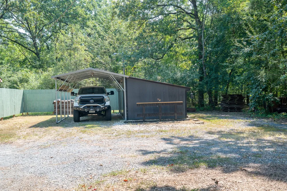 121 CR 2201 Hooks, TX 75561