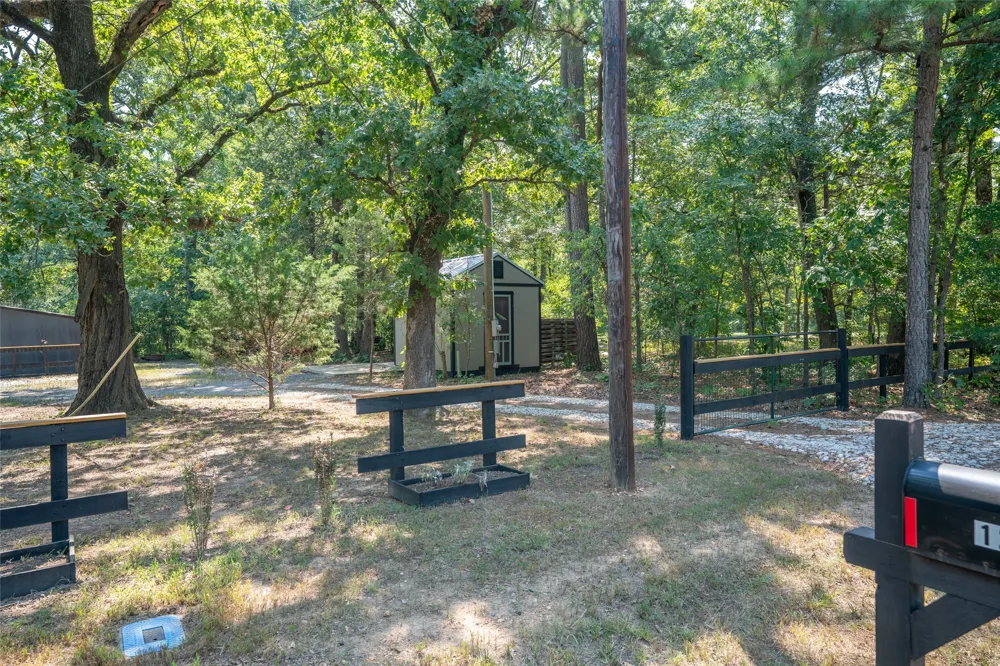 121 CR 2201 Hooks, TX 75561