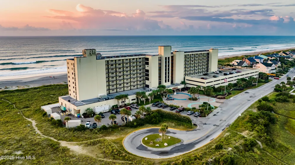 2700 Lumina Avenue #805