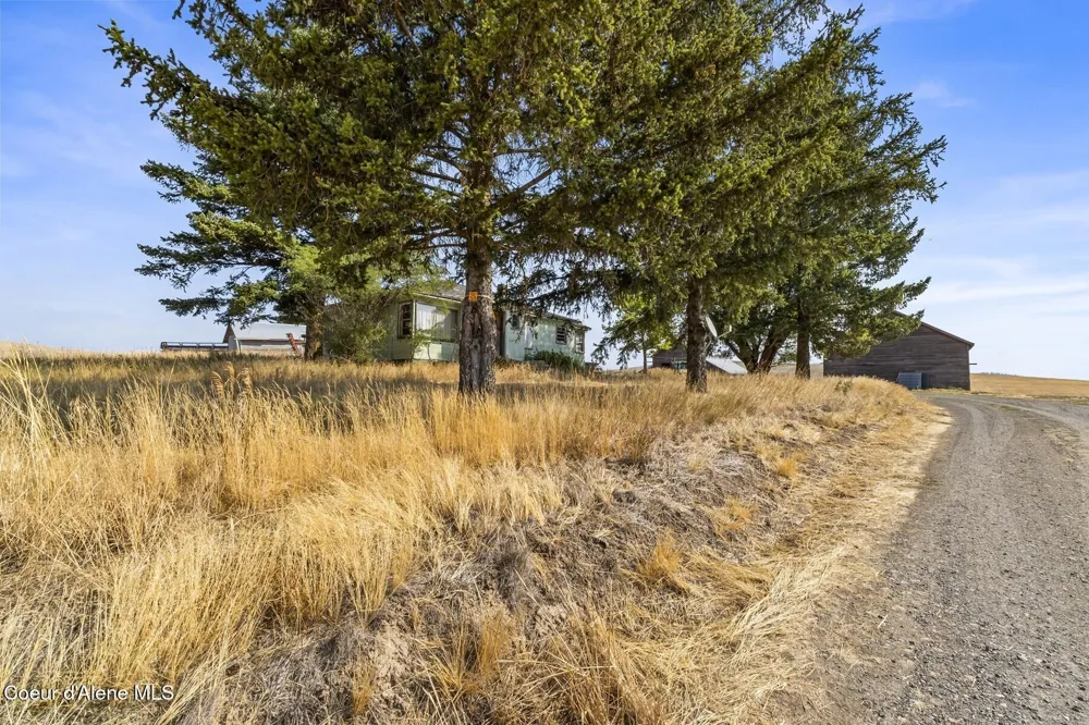 8597 W Rolling Hills Road Worley, ID 83876