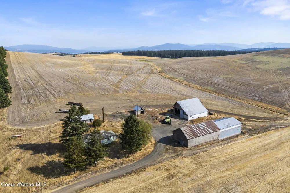 8597 W Rolling Hills Road Worley, ID 83876