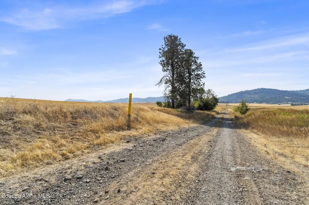 8597 W Rolling Hills Road Worley, ID 83876