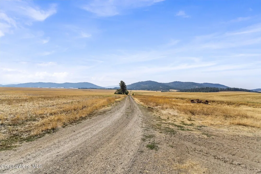 8597 W Rolling Hills Road Worley, ID 83876