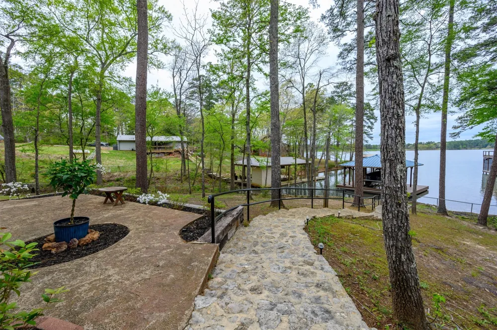 1905 County Road 3108 Jacksonville, TX 75766