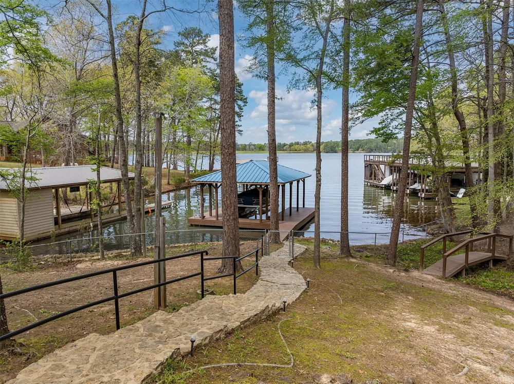 1905 County Road 3108 Jacksonville, TX 75766