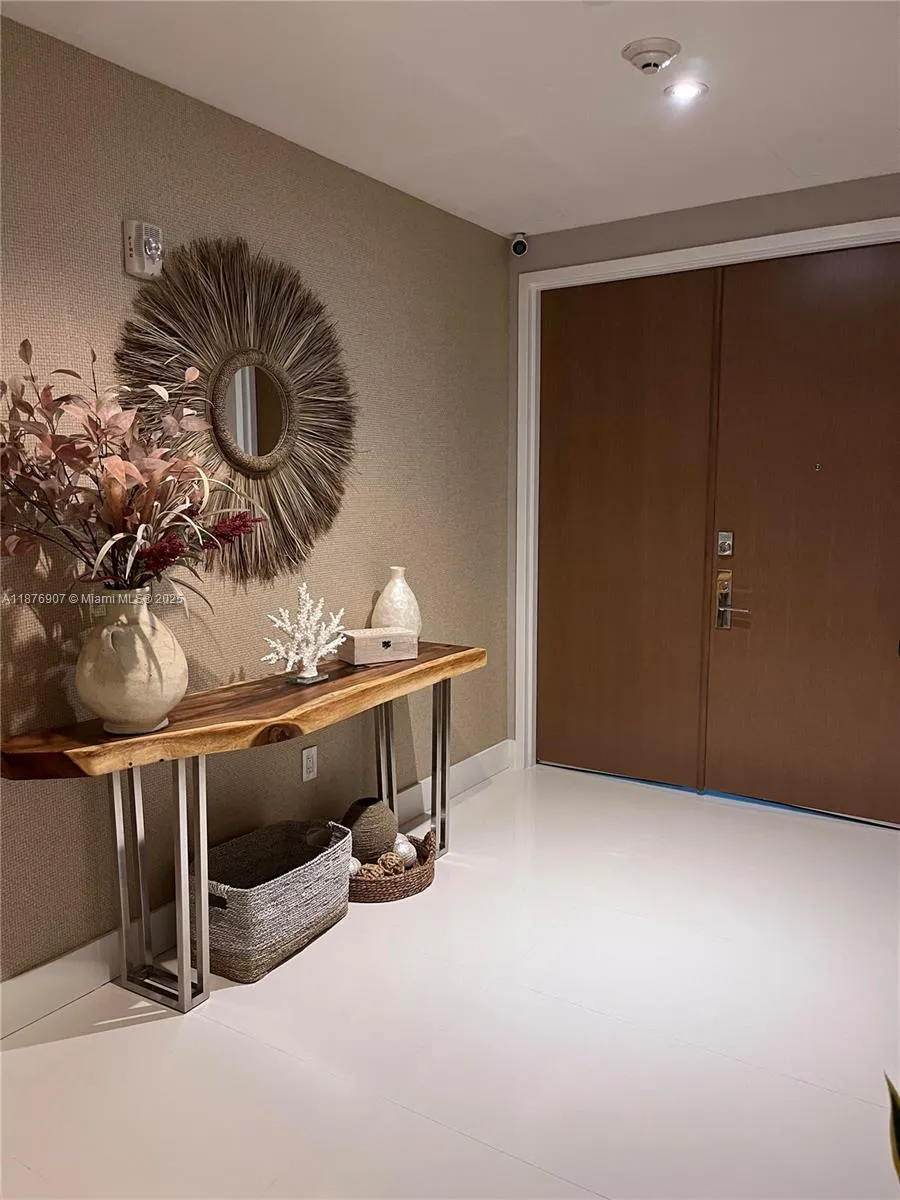 10201 Collins Ave #301 Bal Harbour, FL 33154