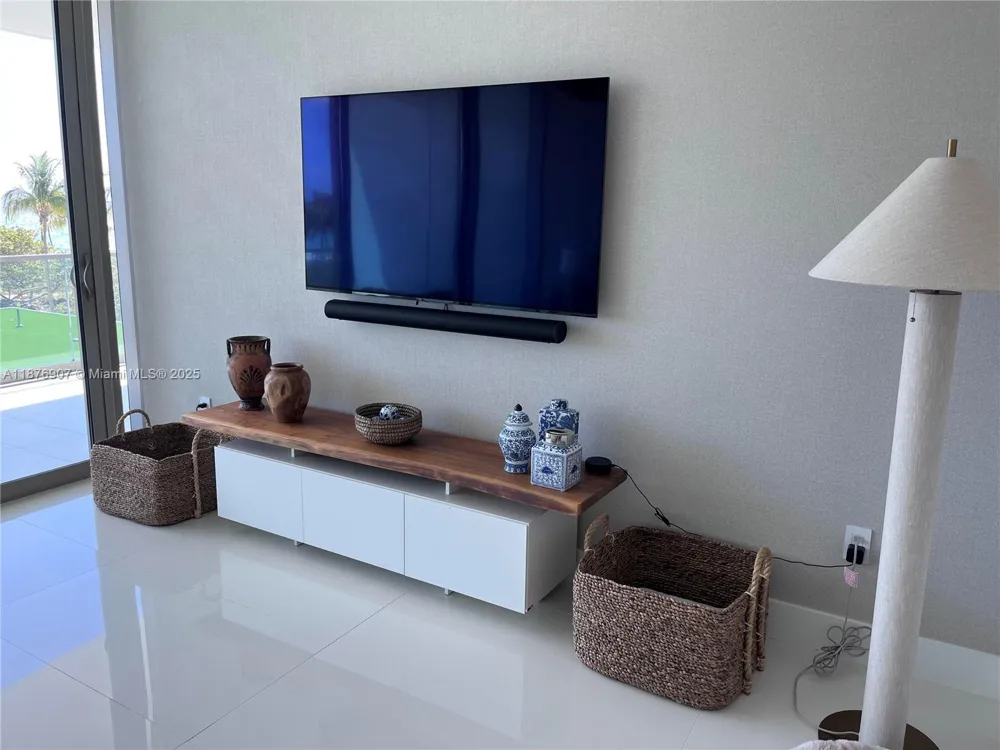 10201 Collins Ave #301 Bal Harbour, FL 33154