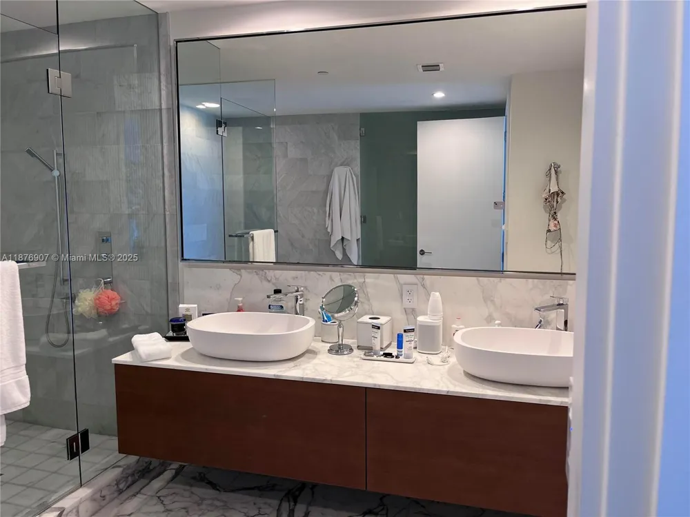 10201 Collins Ave #301 Bal Harbour, FL 33154