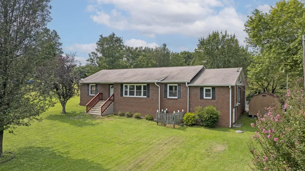 161 S Hillcrest Drive Spring City, TN 37381