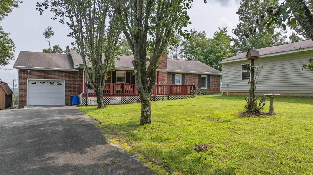 161 S Hillcrest Drive Spring City, TN 37381