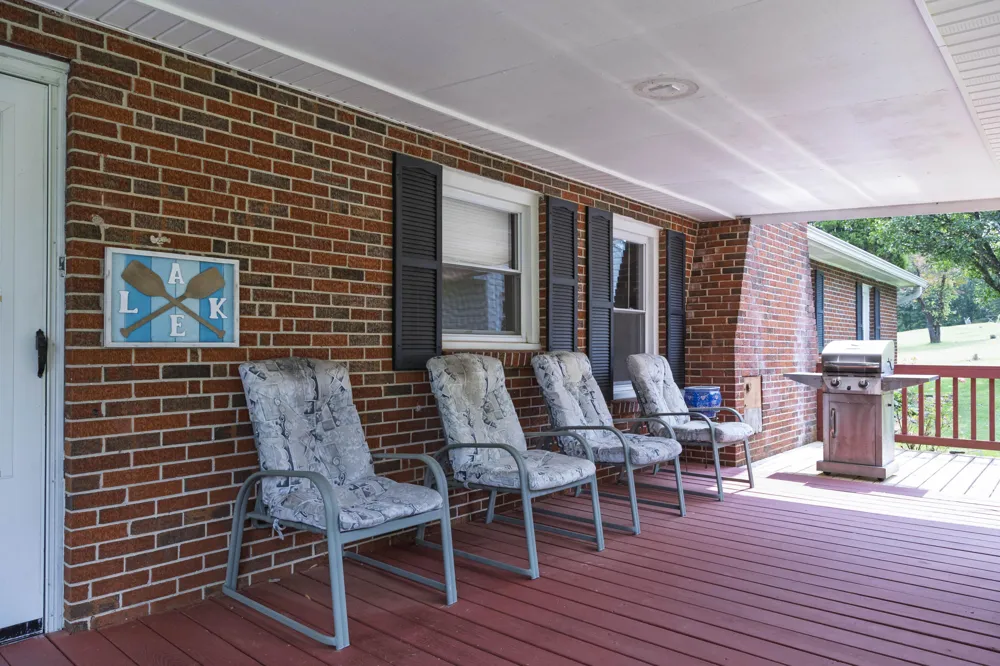 161 S Hillcrest Drive Spring City, TN 37381