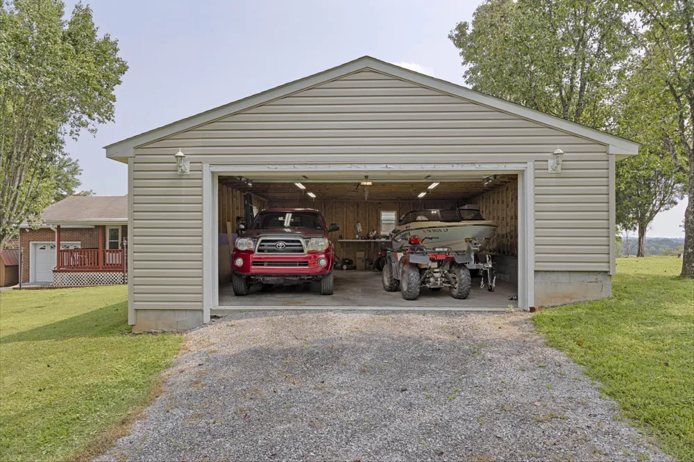 161 S Hillcrest Drive Spring City, TN 37381