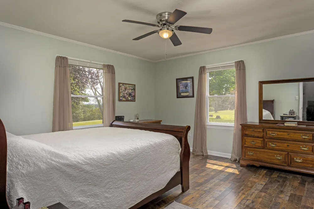 161 S Hillcrest Drive Spring City, TN 37381