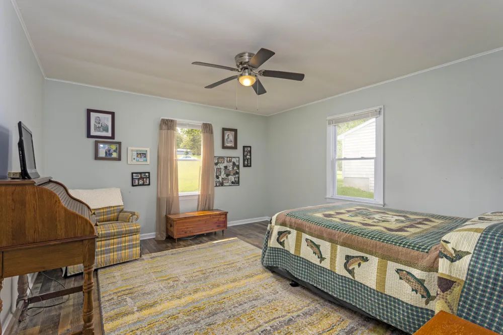 161 S Hillcrest Drive Spring City, TN 37381