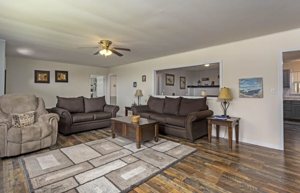 161 S Hillcrest Drive Spring City, TN 37381