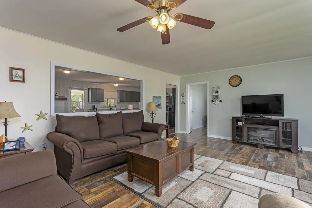 161 S Hillcrest Drive Spring City, TN 37381