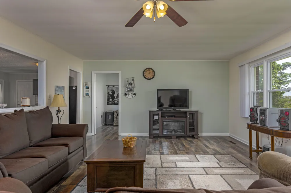 161 S Hillcrest Drive Spring City, TN 37381