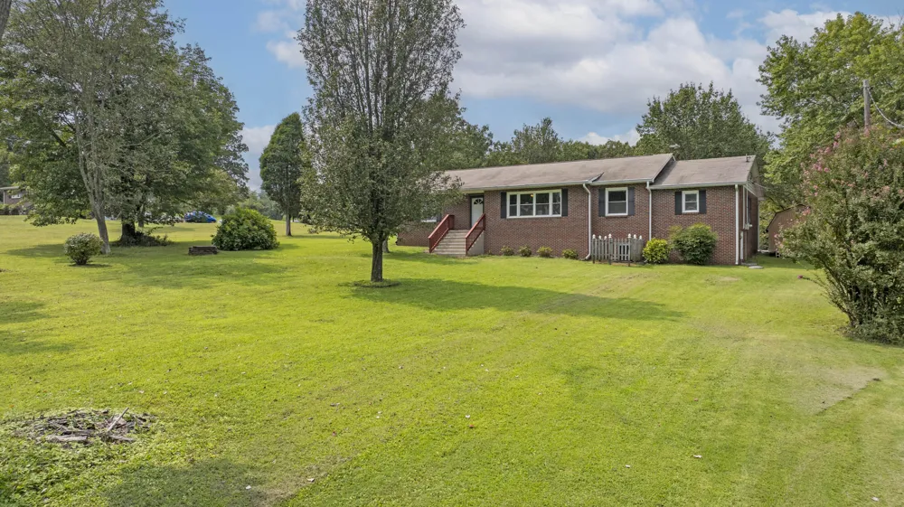 161 S Hillcrest Drive Spring City, TN 37381