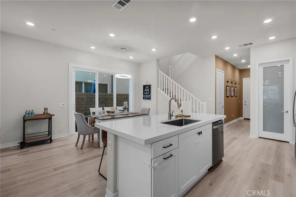 27258 Narrowleaf Willow Lane Valencia, CA 91381