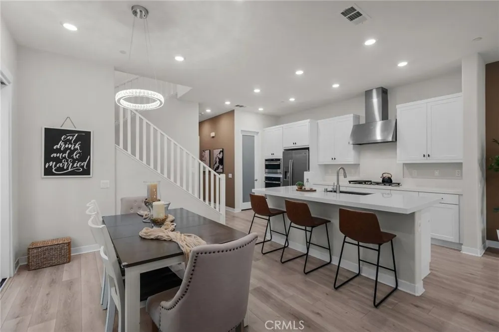 27258 Narrowleaf Willow Lane Valencia, CA 91381