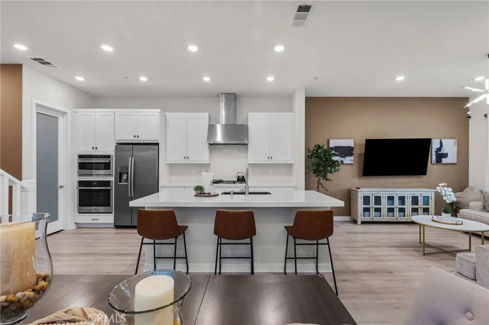 27258 Narrowleaf Willow Lane Valencia, CA 91381