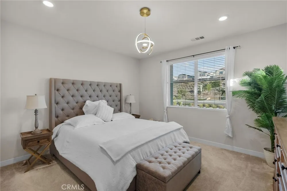 27258 Narrowleaf Willow Lane Valencia, CA 91381