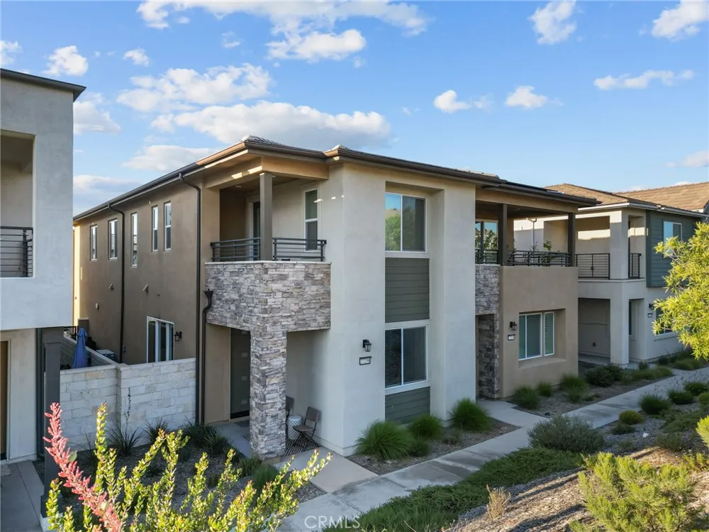 27258 Narrowleaf Willow Lane Valencia, CA 91381