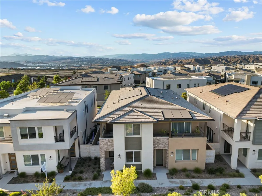 27258 Narrowleaf Willow Lane Valencia, CA 91381