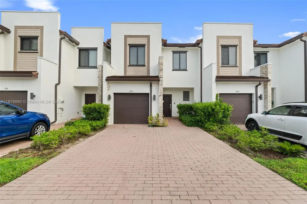 403 NE 212th St Miami, FL 33179