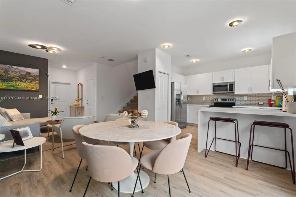 403 NE 212th St Miami, FL 33179