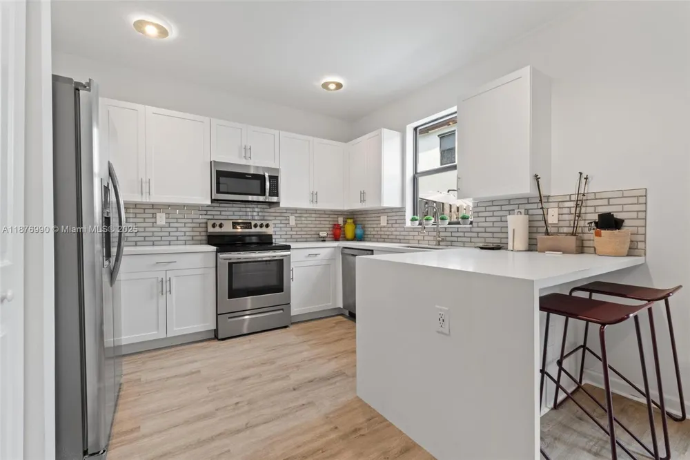 403 NE 212th St Miami, FL 33179