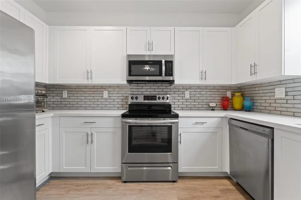 403 NE 212th St Miami, FL 33179