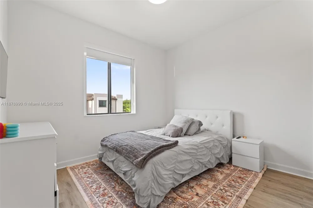 403 NE 212th St Miami, FL 33179