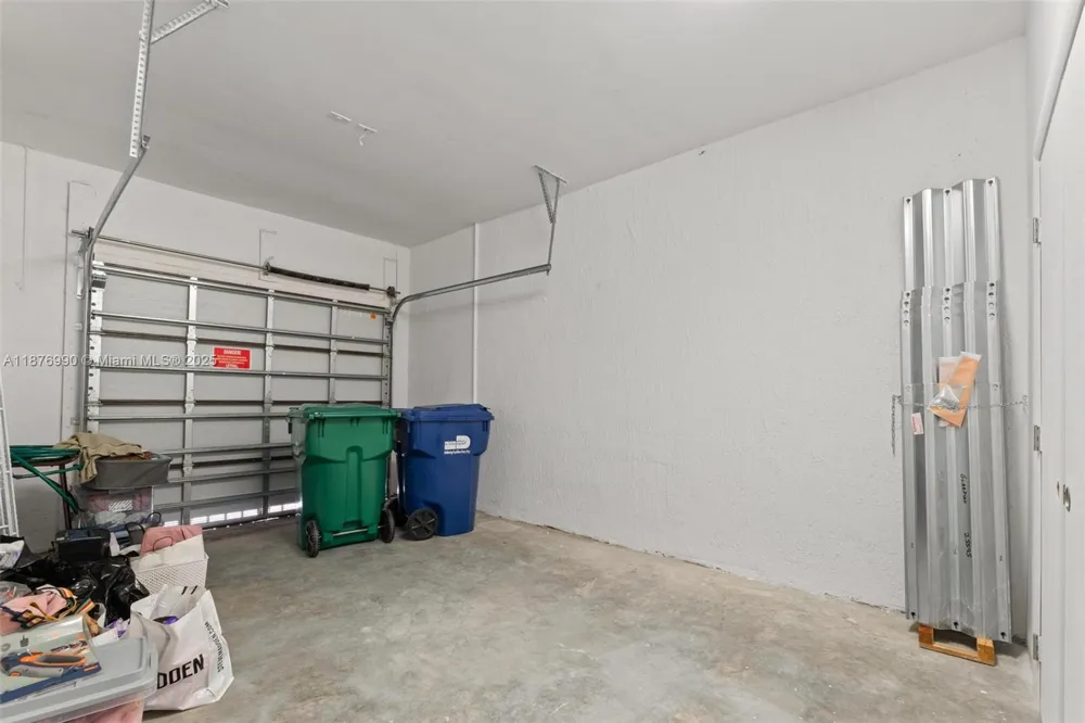 403 NE 212th St Miami, FL 33179