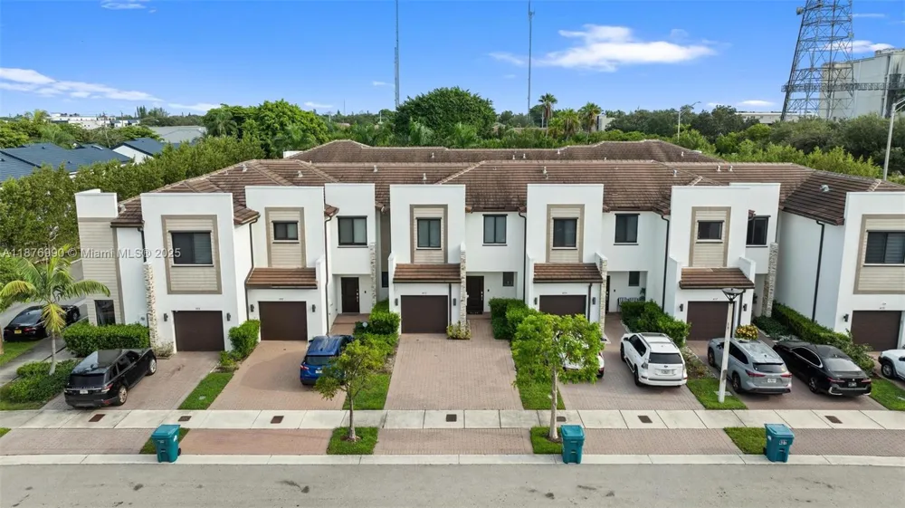 403 NE 212th St Miami, FL 33179