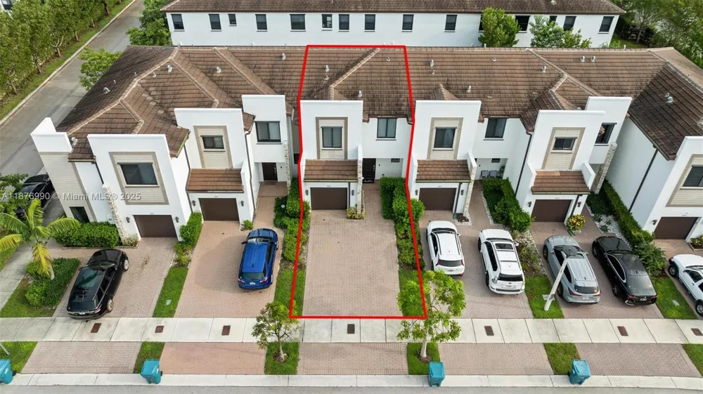 403 NE 212th St Miami, FL 33179