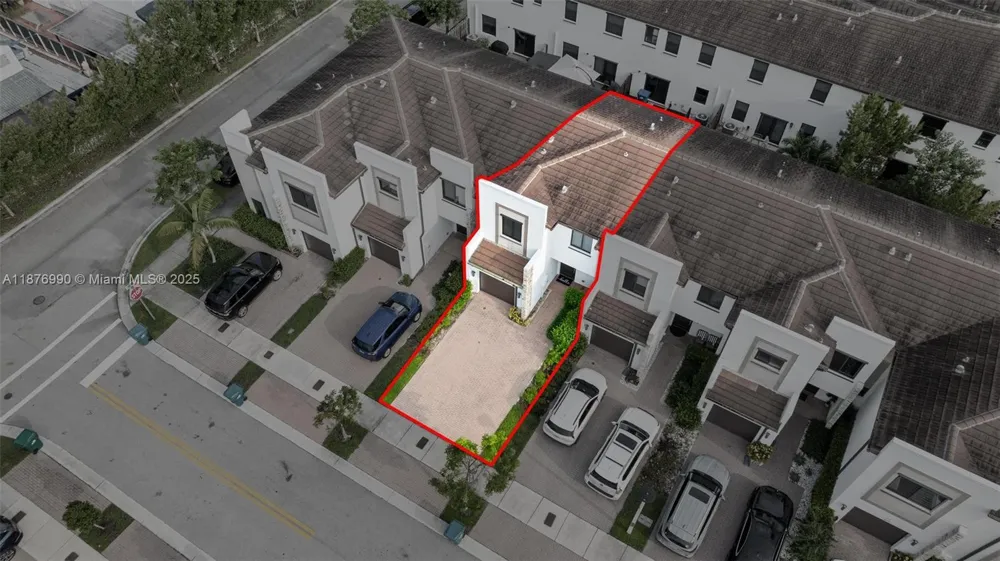 403 NE 212th St Miami, FL 33179