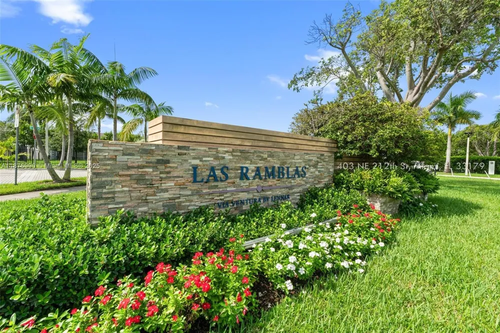 403 NE 212th St Miami, FL 33179