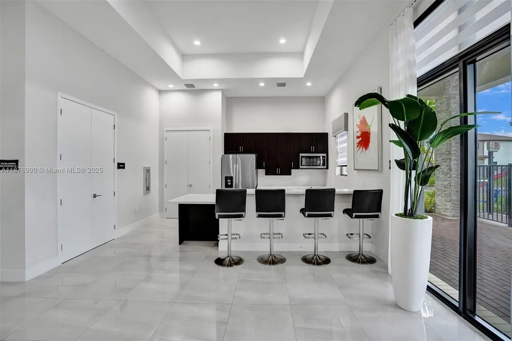 403 NE 212th St Miami, FL 33179