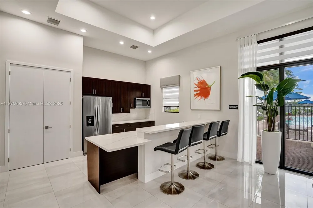 403 NE 212th St Miami, FL 33179