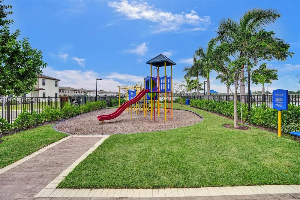 403 NE 212th St Miami, FL 33179