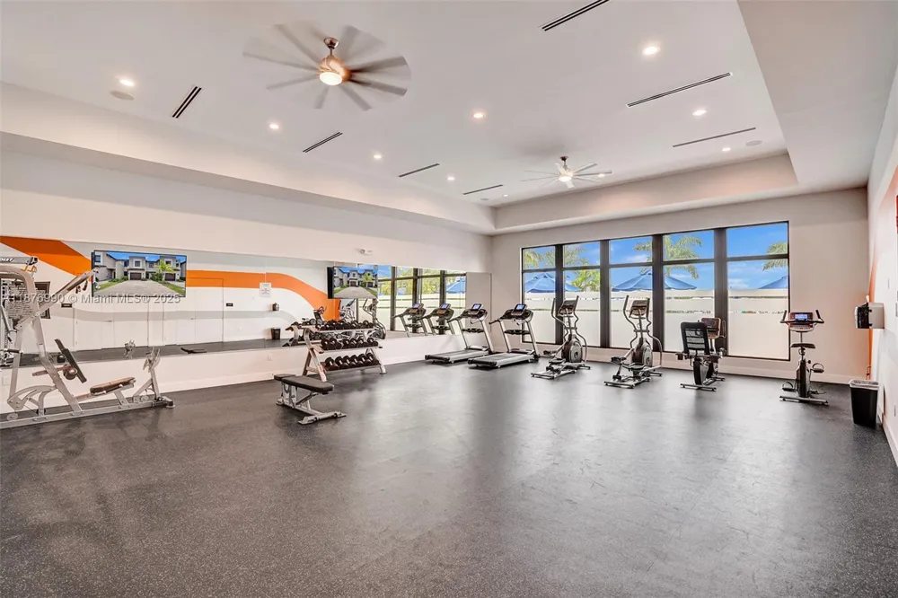 403 NE 212th St Miami, FL 33179