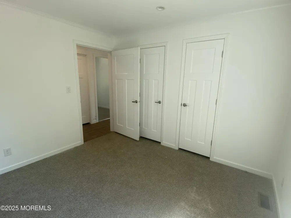 18 Maple Tree Court Manahawkin, NJ 08050