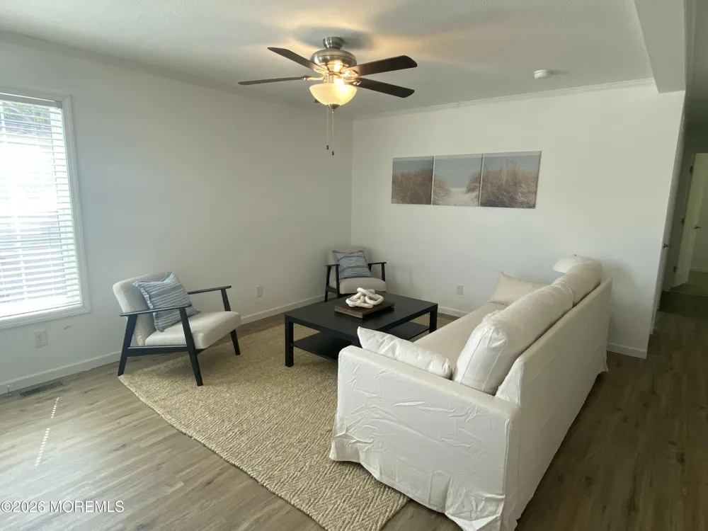 18 Maple Tree Court Manahawkin, NJ 08050