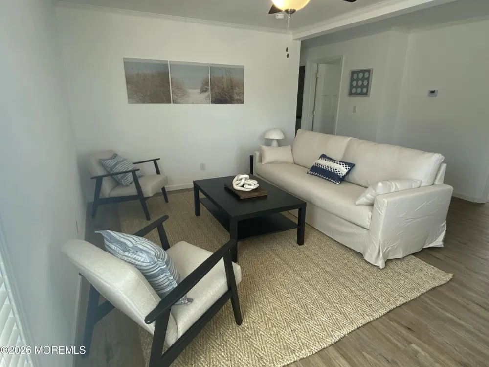 18 Maple Tree Court Manahawkin, NJ 08050
